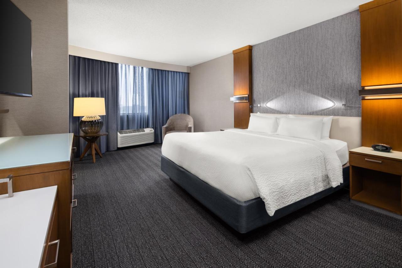 Courtyard By Marriott Minneapolis Downtown Екстериор снимка