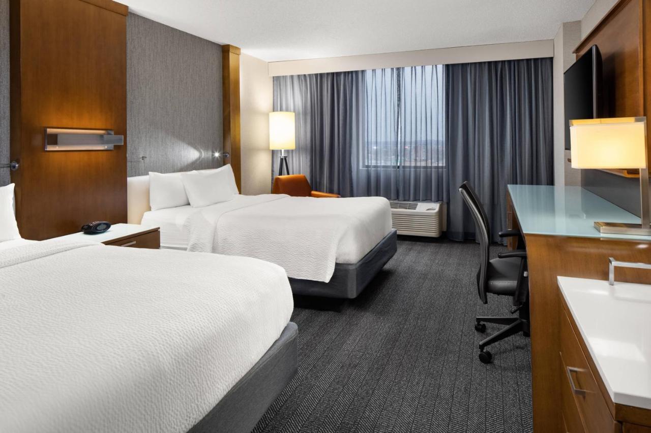 Courtyard By Marriott Minneapolis Downtown Екстериор снимка
