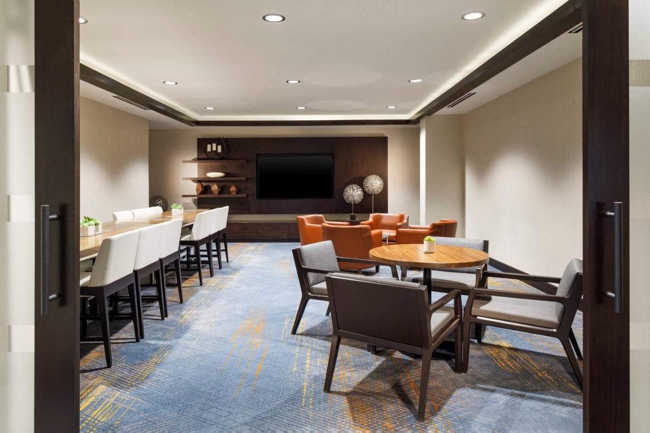 Courtyard By Marriott Minneapolis Downtown Екстериор снимка