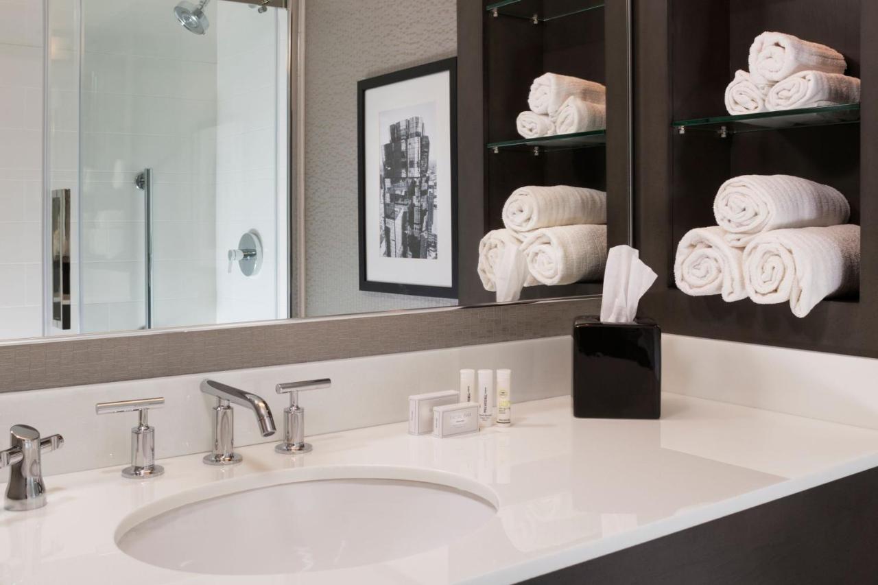 Courtyard By Marriott Minneapolis Downtown Екстериор снимка