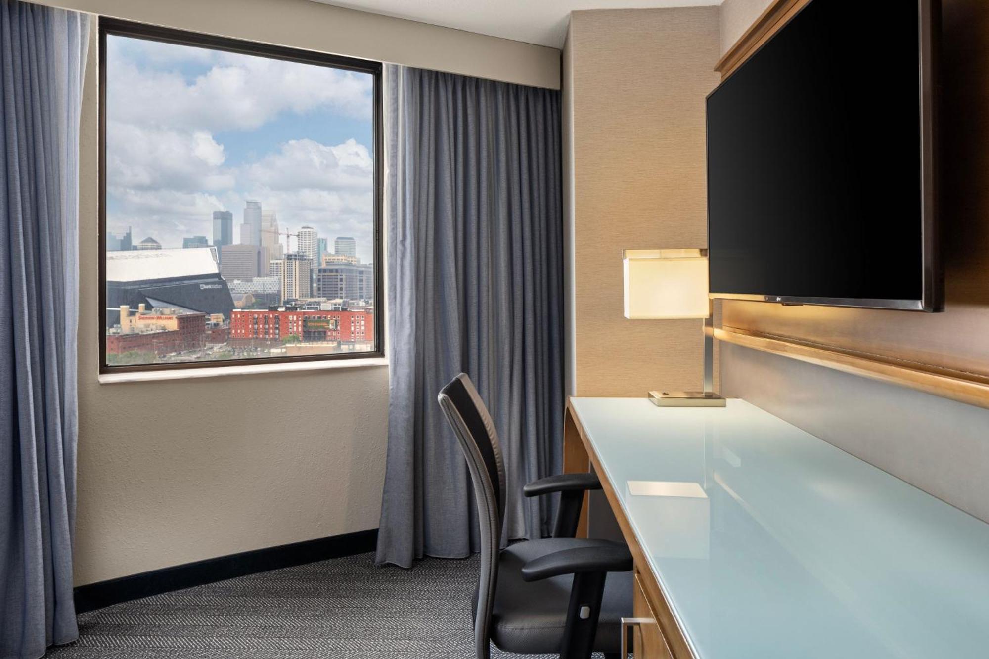 Courtyard By Marriott Minneapolis Downtown Екстериор снимка