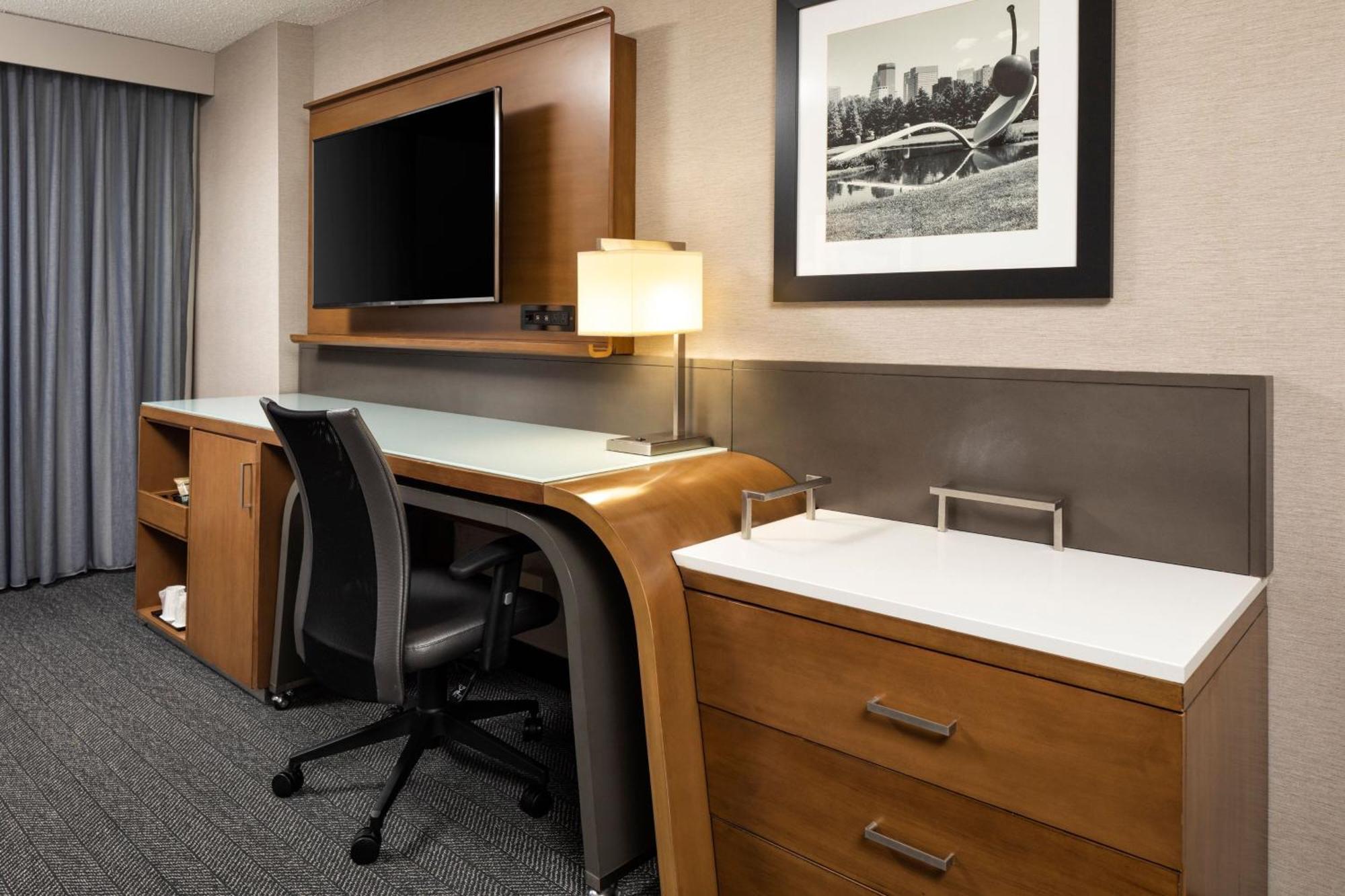 Courtyard By Marriott Minneapolis Downtown Екстериор снимка