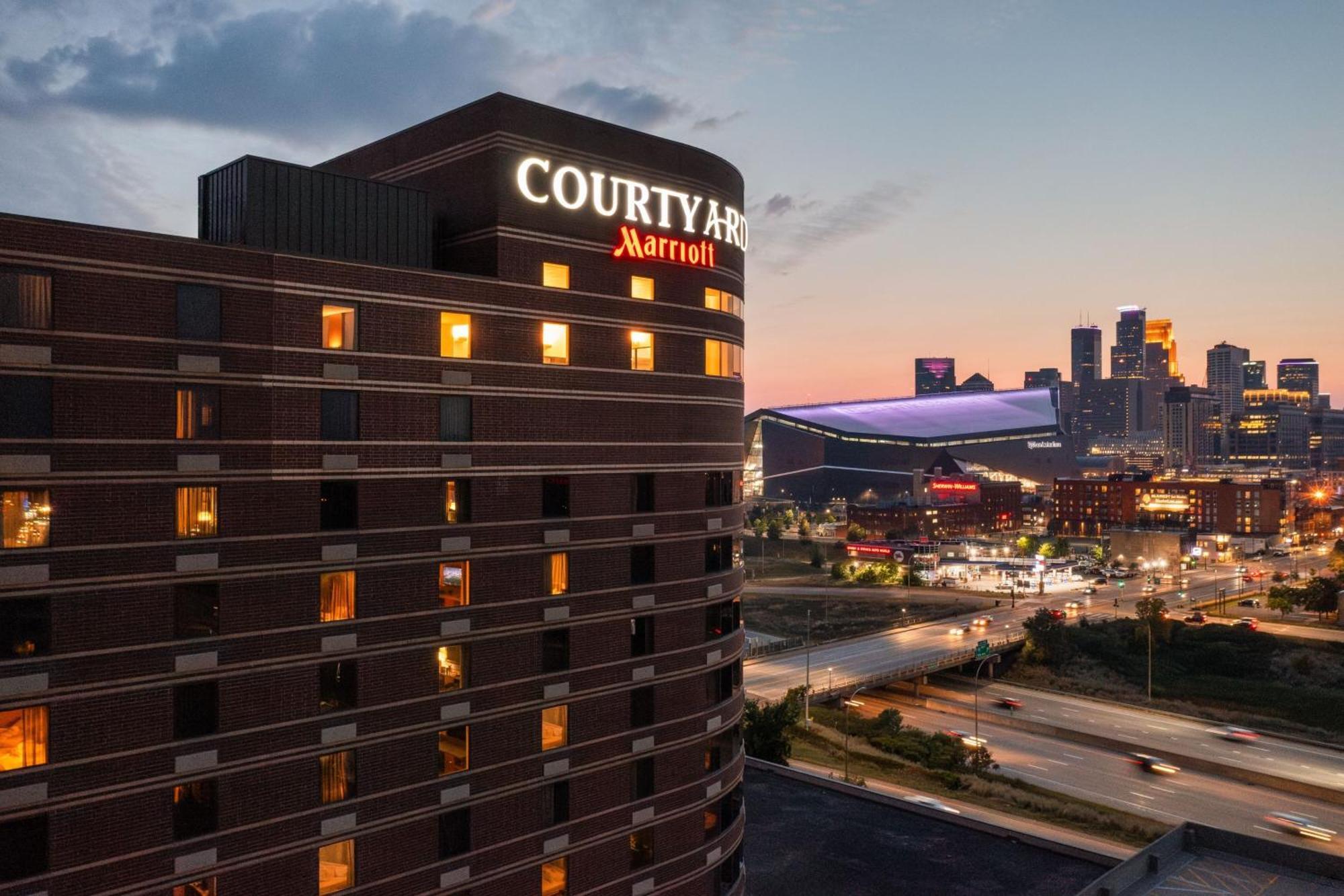 Courtyard By Marriott Minneapolis Downtown Екстериор снимка