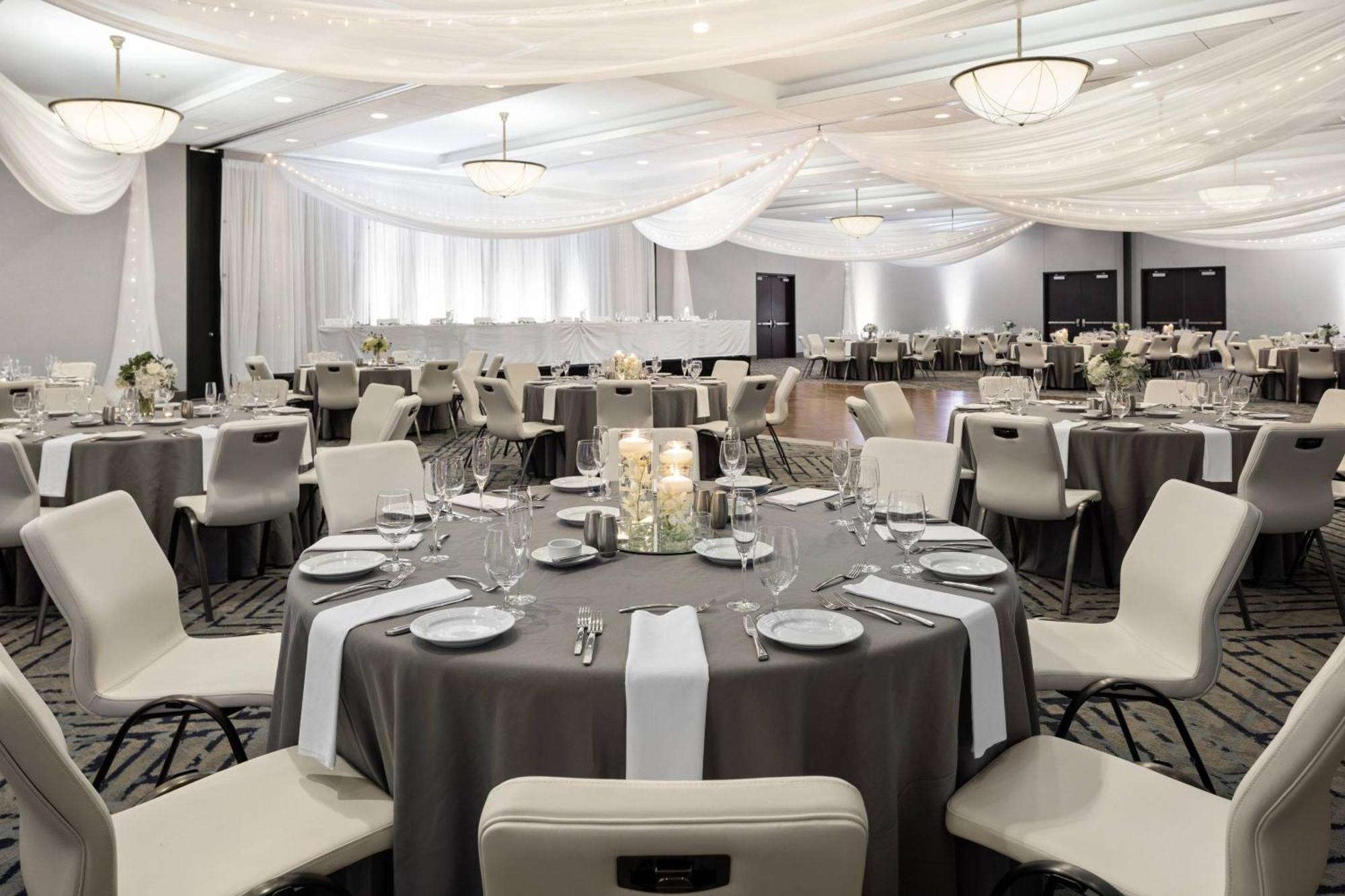 Courtyard By Marriott Minneapolis Downtown Екстериор снимка