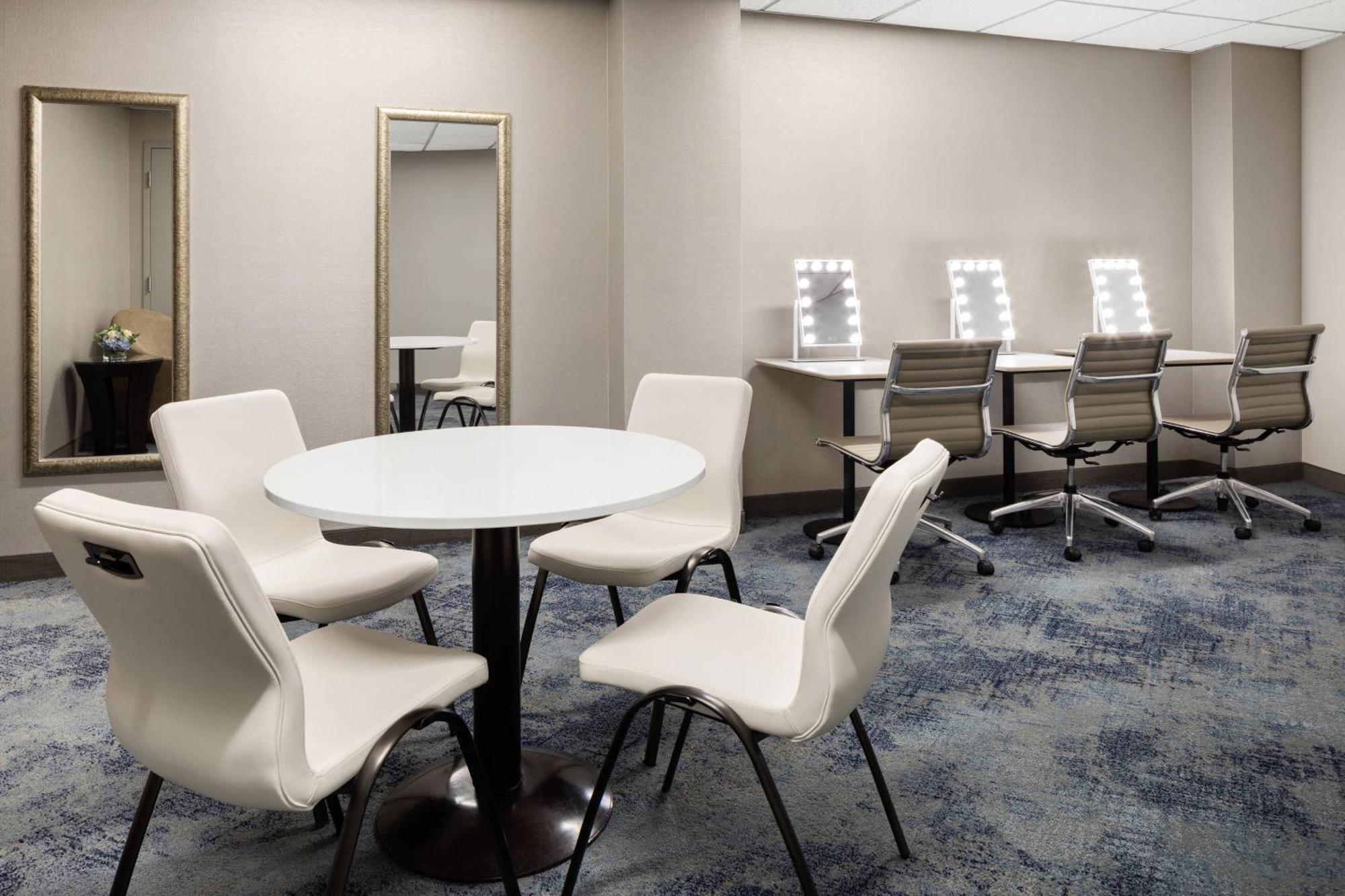 Courtyard By Marriott Minneapolis Downtown Екстериор снимка