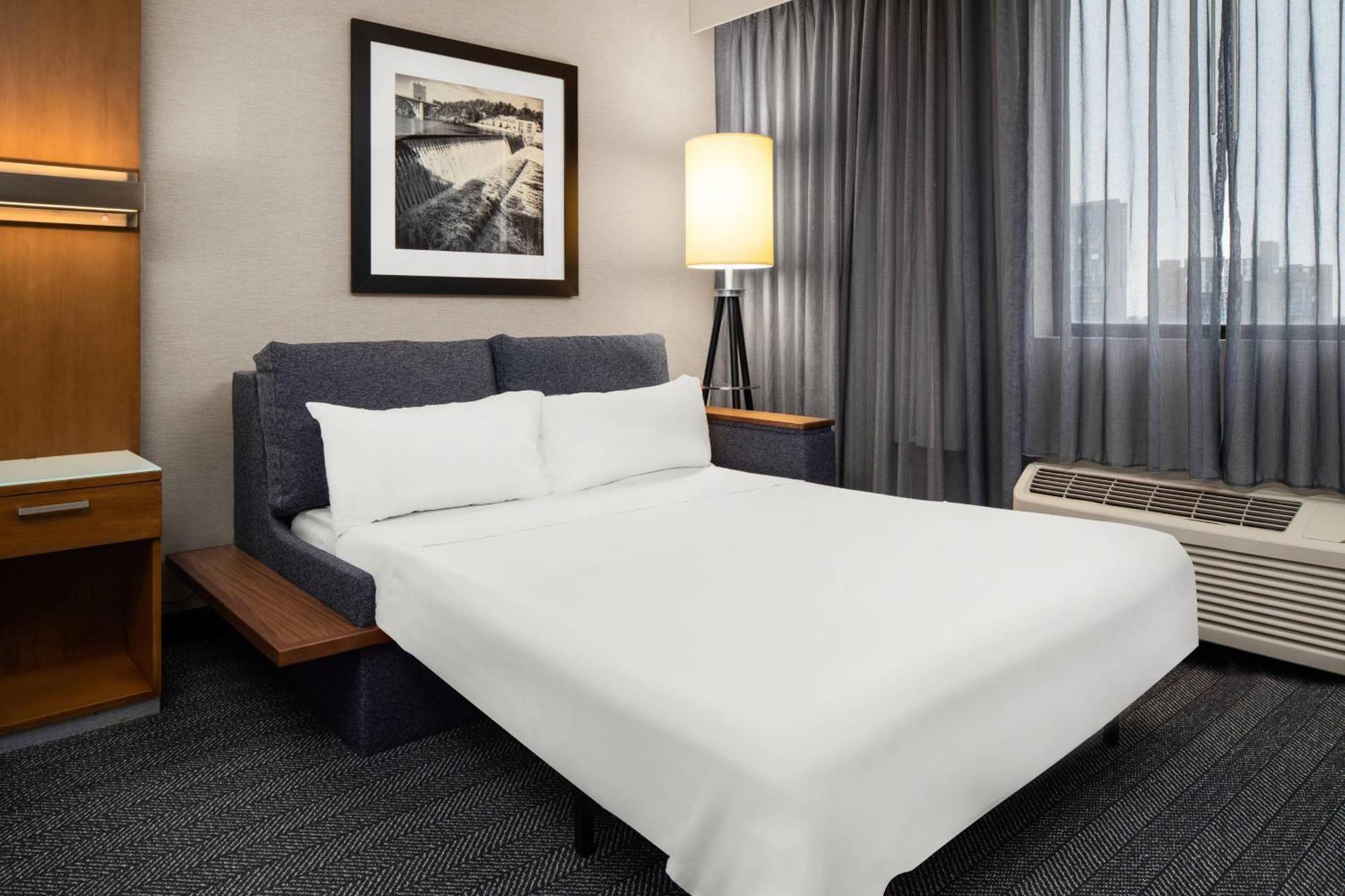 Courtyard By Marriott Minneapolis Downtown Екстериор снимка