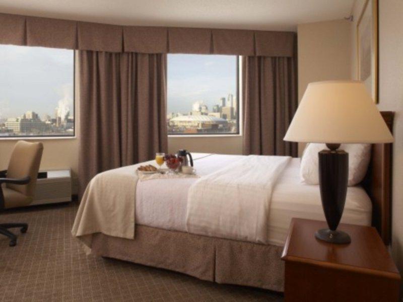 Courtyard By Marriott Minneapolis Downtown Екстериор снимка